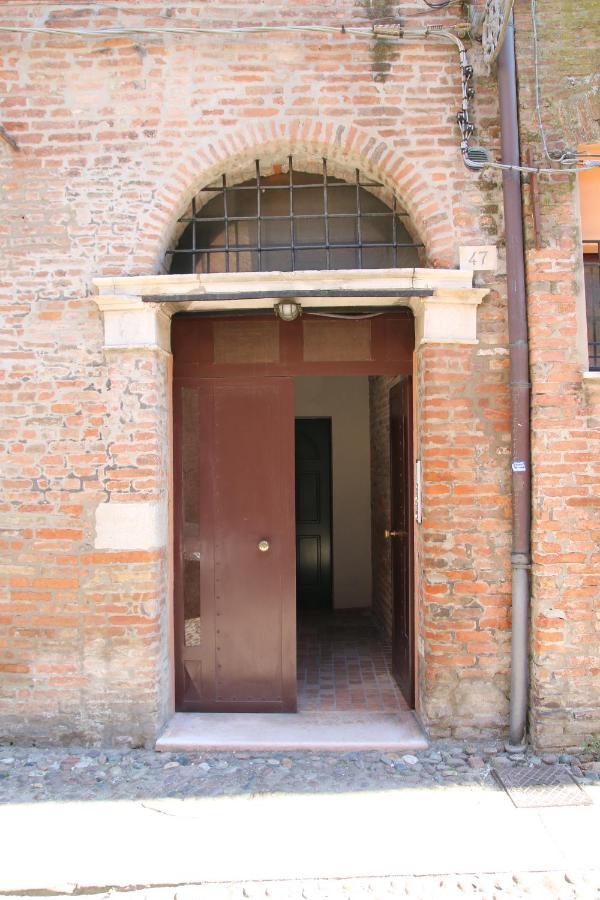 Ferienwohnung Le Vie Del Centro Ferrara Exterior foto